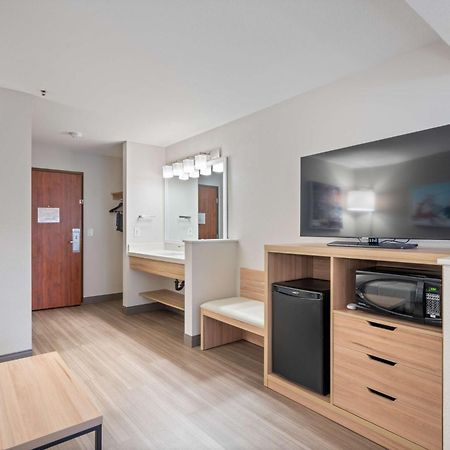 Best Western Lake Oswego Hotel & Suites Exterior photo