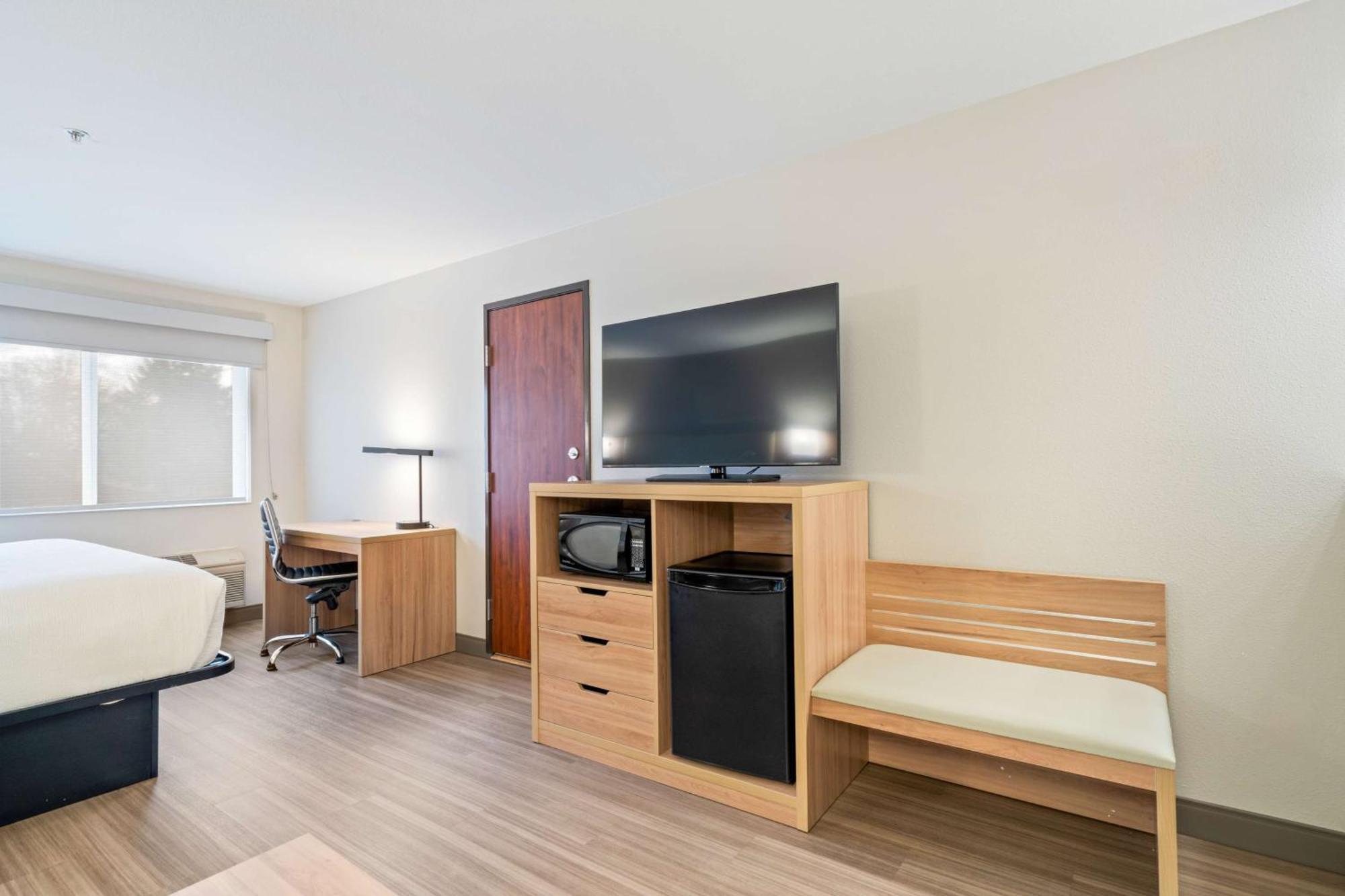 Best Western Lake Oswego Hotel & Suites Exterior photo